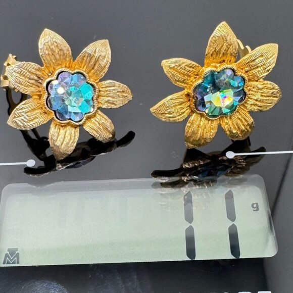 Gold-Tone Crystal Flower Clip-On Earrings Vintage Signed 2899 Blue Aura Center - Picture 4 of 8